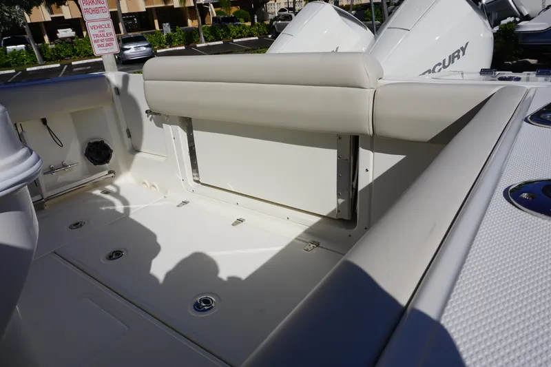 Bwce0767j324 Yacht Photos Pics 2024 Boston Whaler 250 Outrage boat interior with Mercury engine.