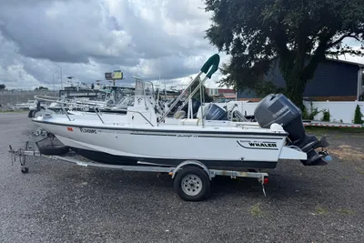 Boston Whaler Outrage 17