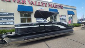 Bennington 23 LSB