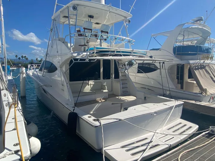 Aleola II Yacht Photos Pics 