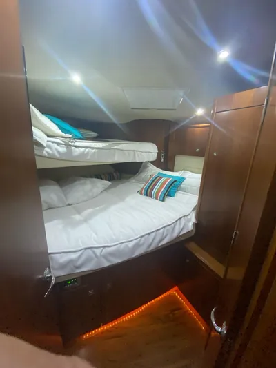 Aleola II Yacht Photos Pics 