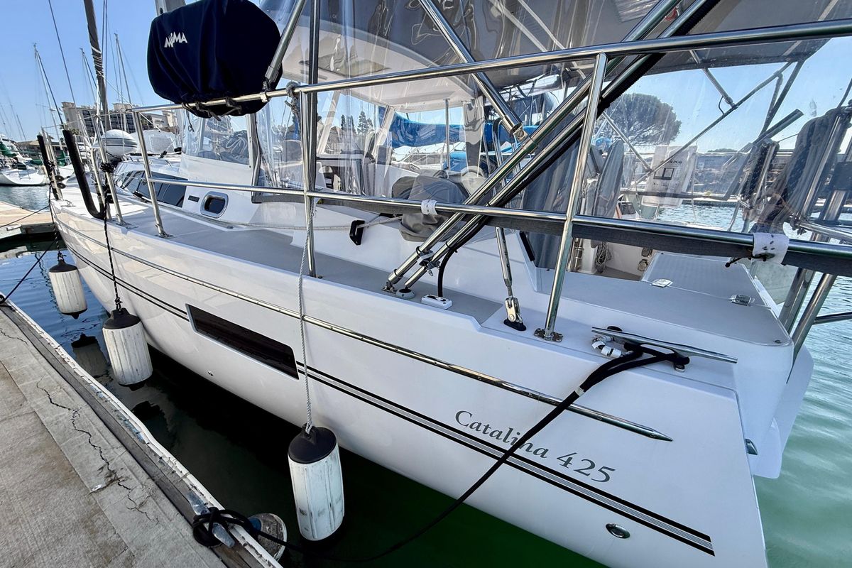 2020 Catalina 43 