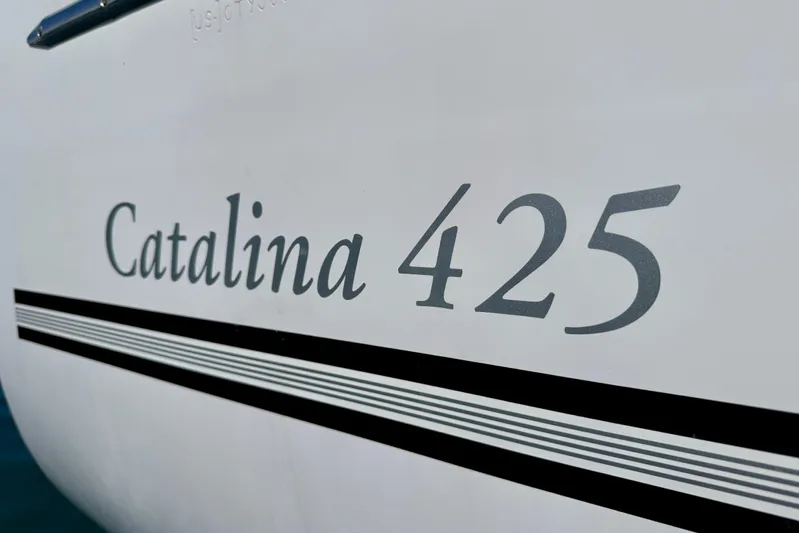 Nereid Yacht Photos Pics Close-up of 2020 Catalina 425 model name on boat hull.
