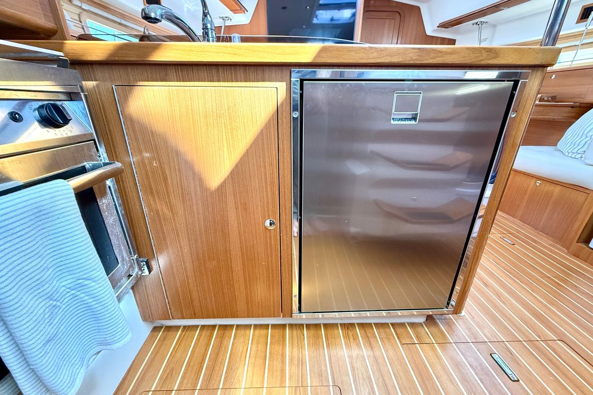 2020 Catalina 43 