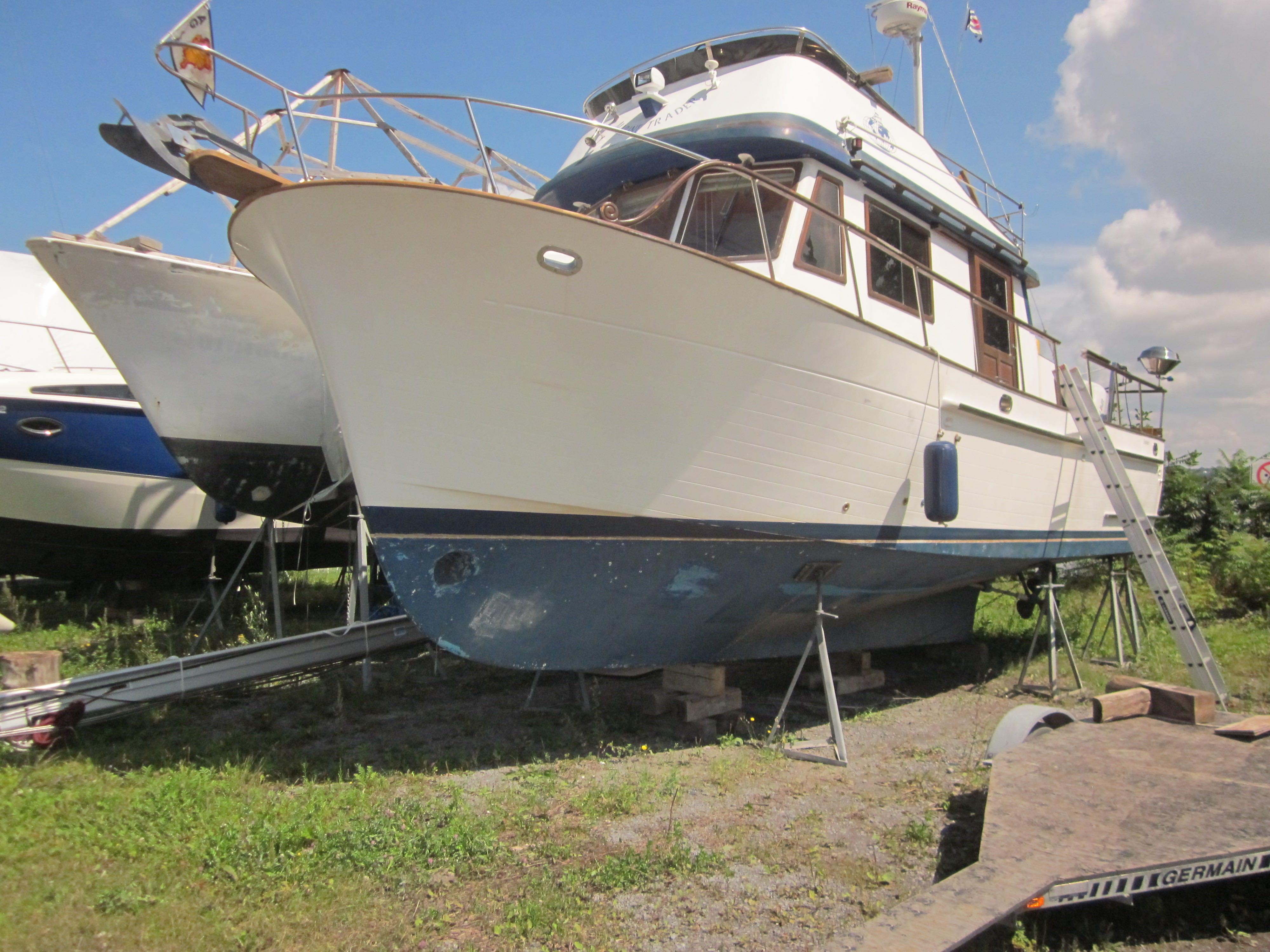 trader 39 trawler yacht