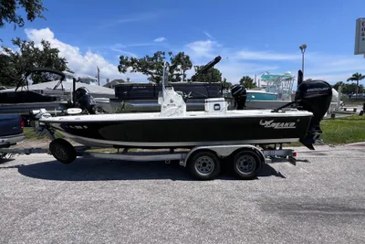Mako 21 LTS Guide Packge w/ TUNNEL HULL