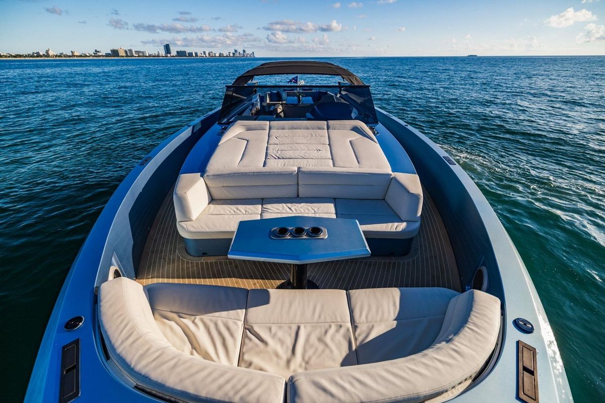 2019 Vanquish Yachts 58 