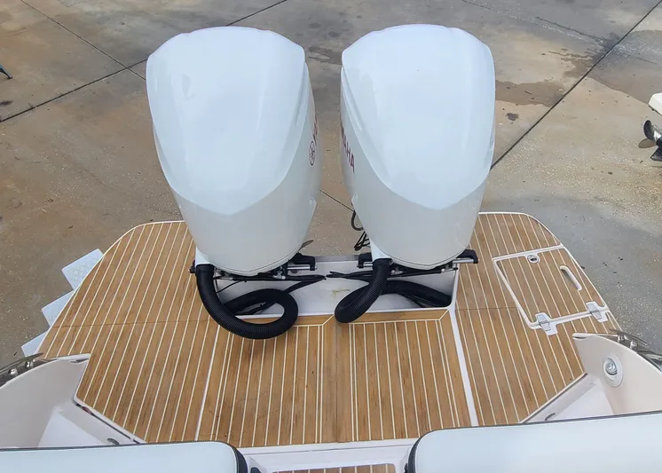  Yacht Photos Pics 2018 REGAL 29 OBX - Image 10