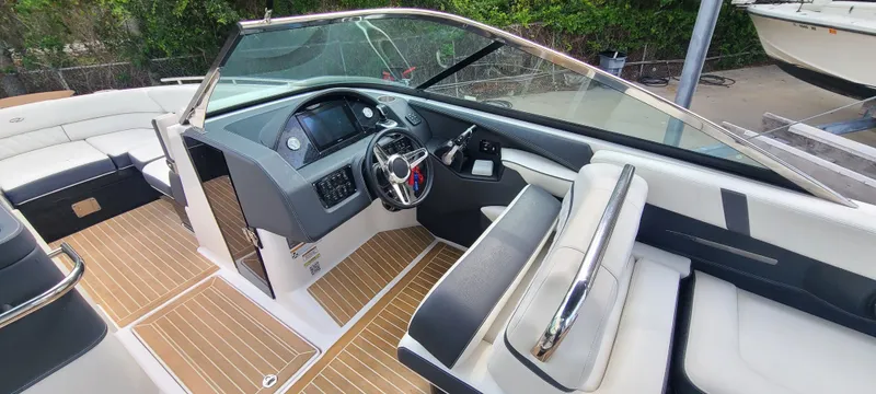  Yacht Photos Pics 2018 REGAL 29 OBX - Image 17