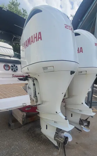  Yacht Photos Pics 2018 REGAL 29 OBX - Image 13