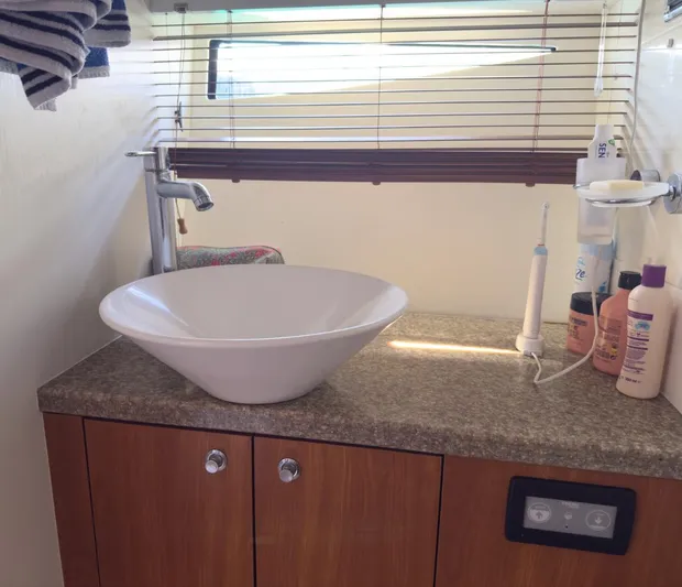  Yacht Photos Pics 2007 Sunseeker Superhawk 43 For Sale