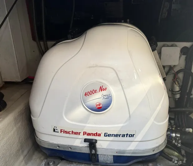  Yacht Photos Pics 2007 Sunseeker Superhawk 43 For Sale