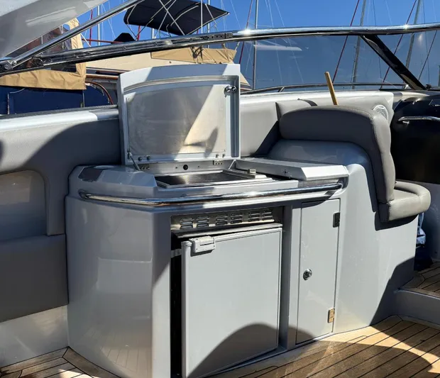  Yacht Photos Pics 2007 Sunseeker Superhawk 43 For Sale