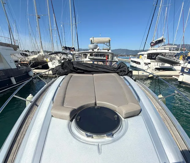  Yacht Photos Pics 2007 Sunseeker Superhawk 43 For Sale