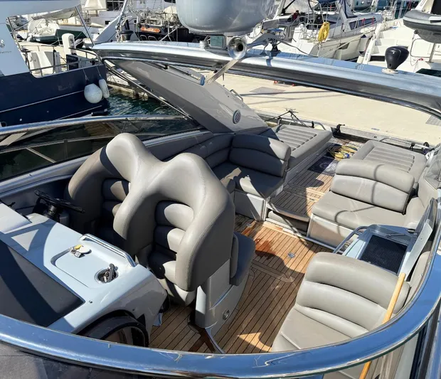  Yacht Photos Pics 2007 Sunseeker Superhawk 43 For Sale