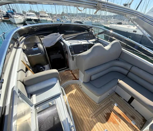  Yacht Photos Pics 2007 Sunseeker Superhawk 43 For Sale
