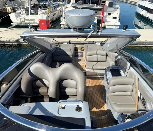  Yacht Photos Pics 2007 Sunseeker Superhawk 43 For Sale