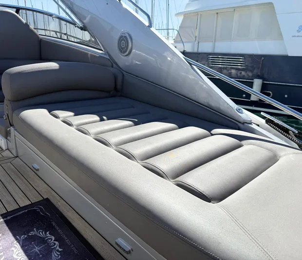  Yacht Photos Pics 2007 Sunseeker Superhawk 43 For Sale