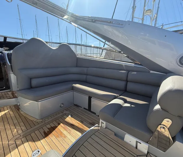  Yacht Photos Pics 2007 Sunseeker Superhawk 43 For Sale