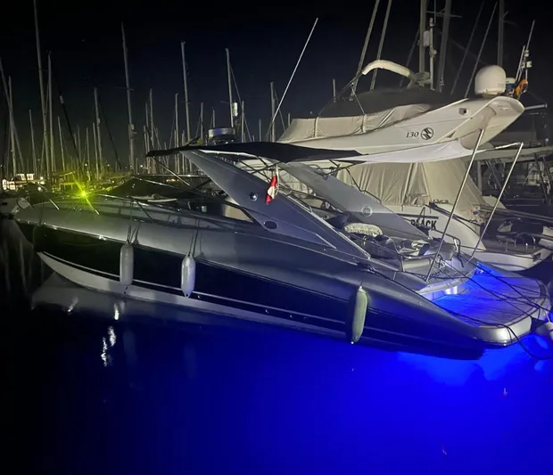  Yacht Photos Pics 2007 Sunseeker Superhawk 43 For Sale