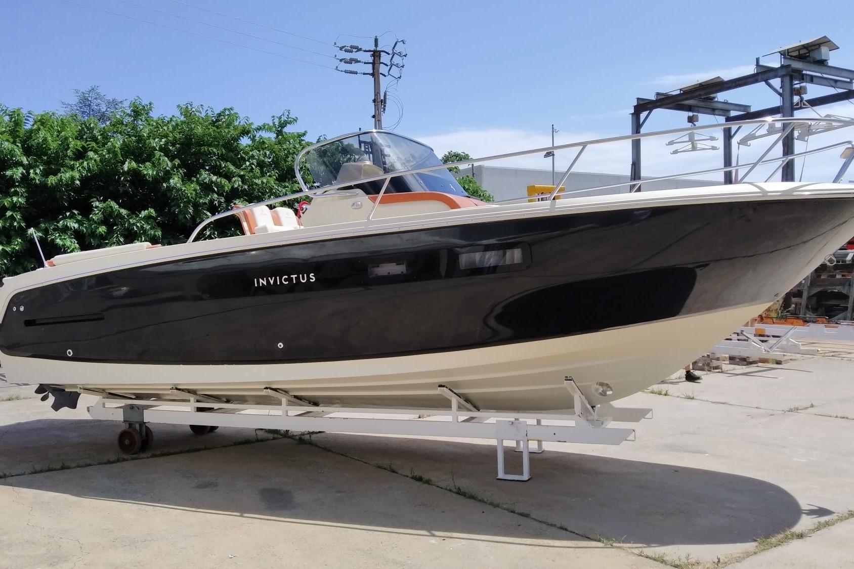 2018 Invictus 280 CX