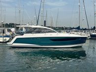 2021 Sealine S330