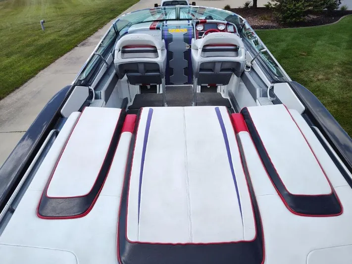  Yacht Photos Pics 2015 Formula 382 FASTech boat interior with white and red seating.