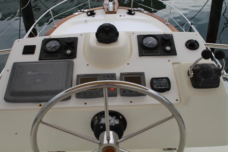 Bransun Yacht Photos Pics Upper Helm