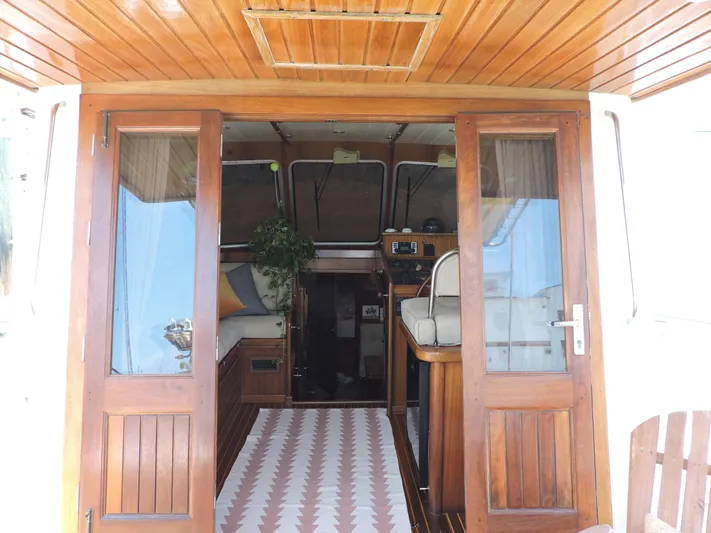 Bransun Yacht Photos Pics Entry Doors Open