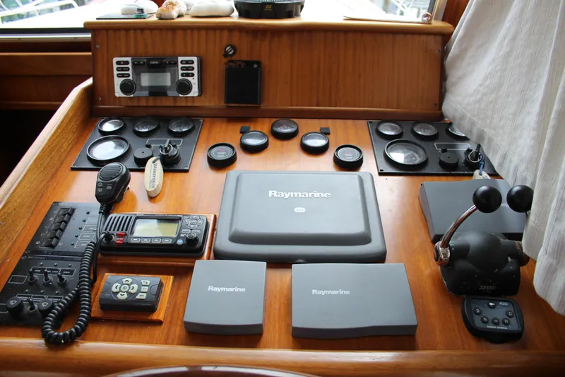 Bransun Yacht Photos Pics Helm Electronics