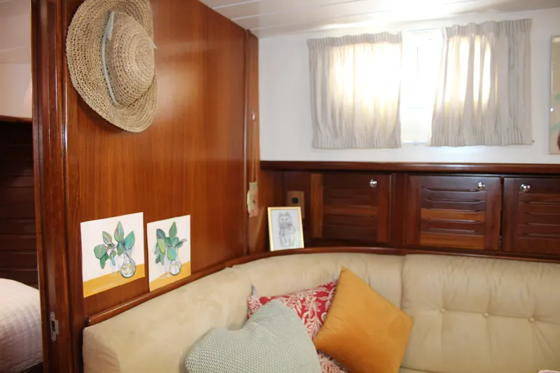 Bransun Yacht Photos Pics Salon Cabinets