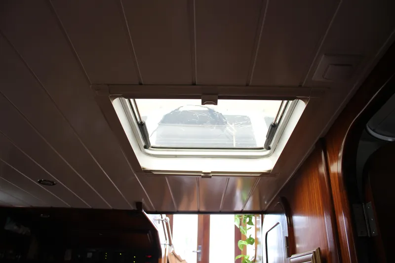 Bransun Yacht Photos Pics Salon Hatch