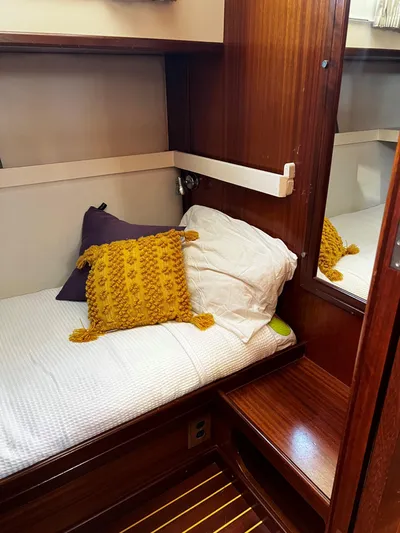 Bransun Yacht Photos Pics Guest Cabin