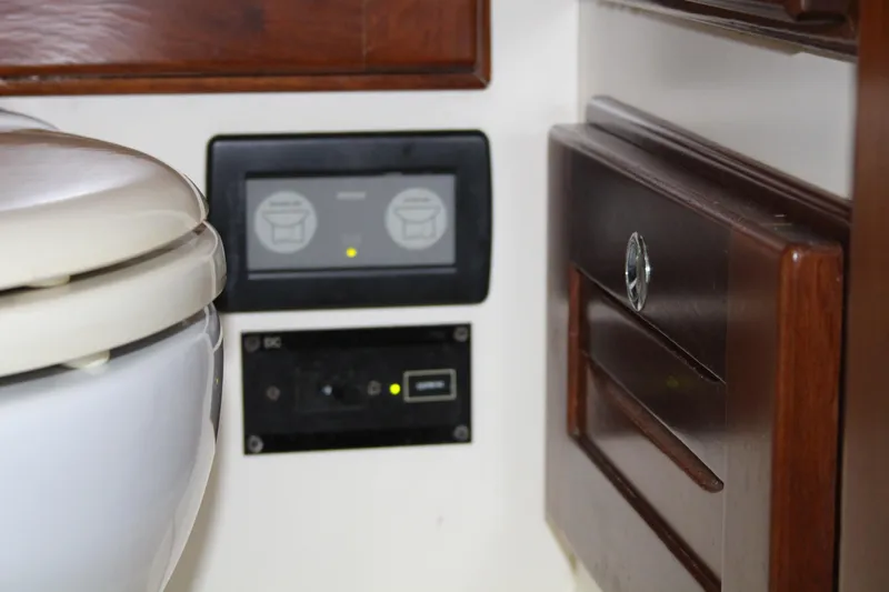 Bransun Yacht Photos Pics Tank Monitor