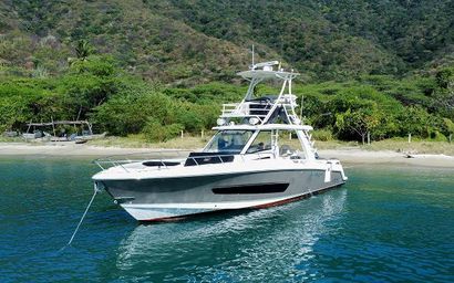 2018 42' 6'' Boston Whaler-420 Outrage Fort Lauderdale, FL, US