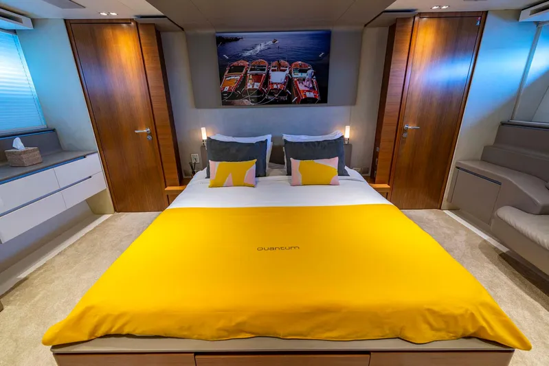 Quantum Yacht Photos Pics 