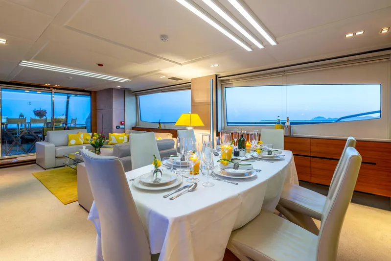 Quantum Yacht Photos Pics 