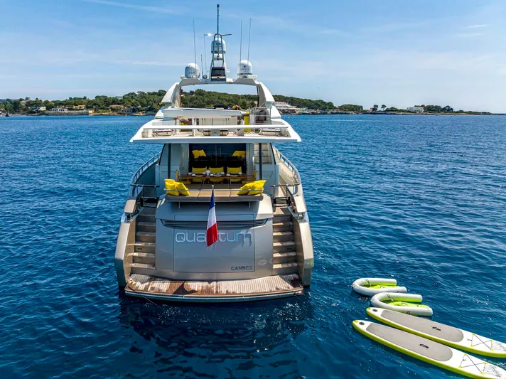 Quantum Yacht Photos Pics 