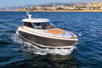 2012 Sealine C48