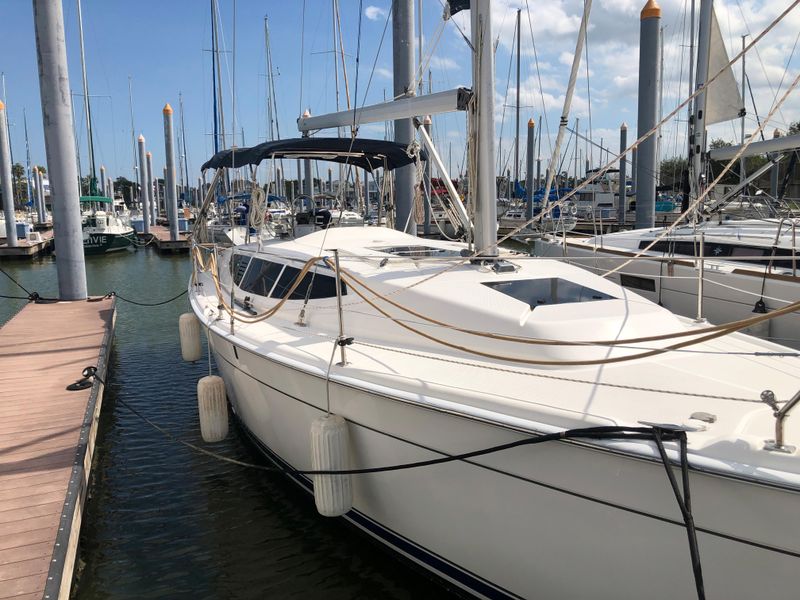 2013 Hunter 33