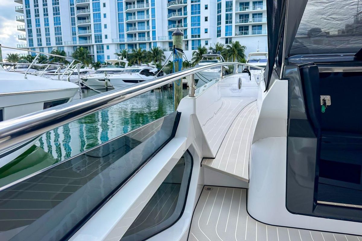 2023 Azimut 47 
