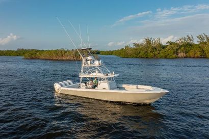 2022 44' Contender-44 ST Stuart, FL, US