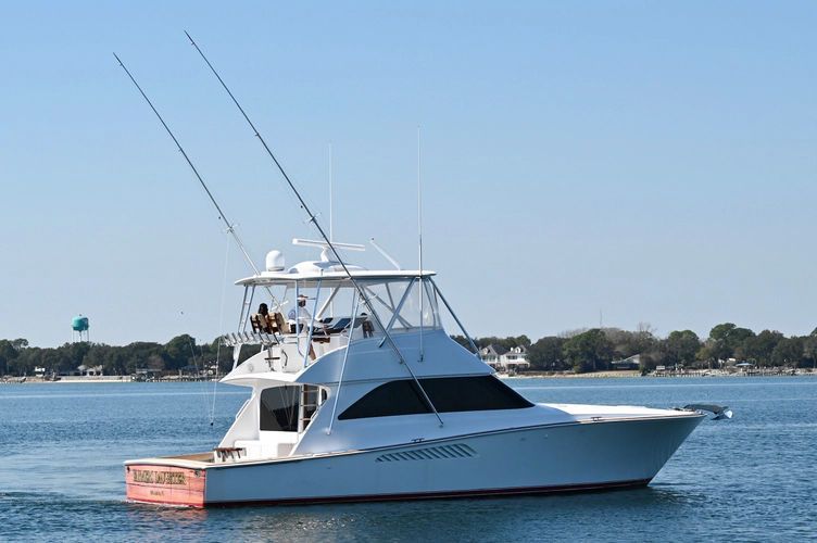 2004 Viking 45 