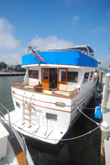 Majestic Yacht Photos Pics Aft view