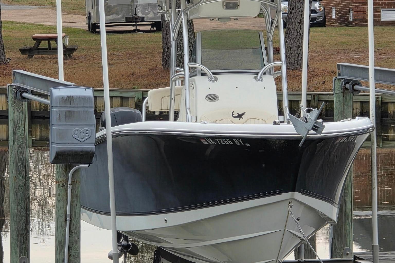 Mako 234 Center Console