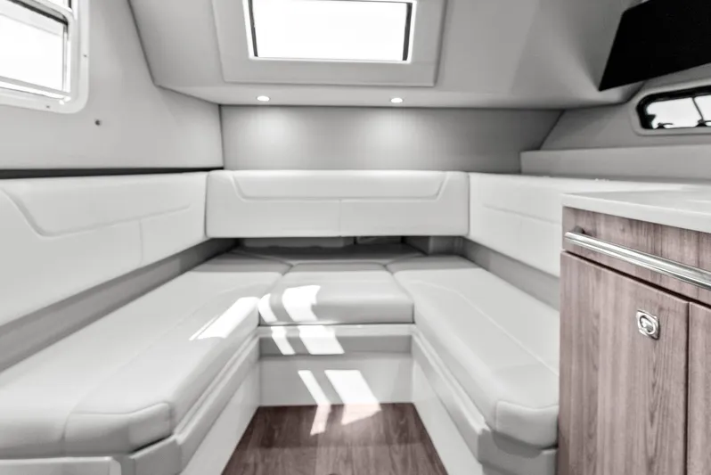 Motorboatin Yacht Photos Pics 2021 Formula 380SSX MOTORBOATIN