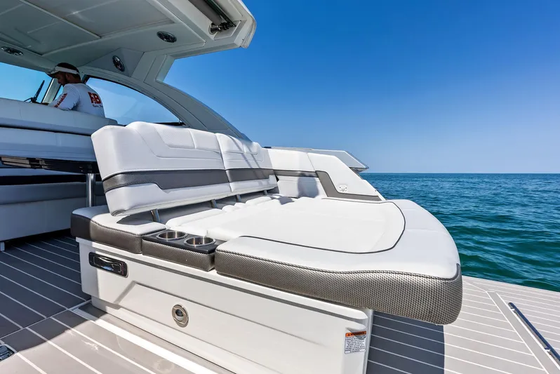 Motorboatin Yacht Photos Pics 2021 Formula 380SSX MOTORBOATIN