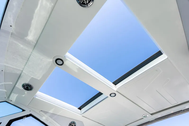 Motorboatin Yacht Photos Pics 2021 Formula 380SSX MOTORBOATIN