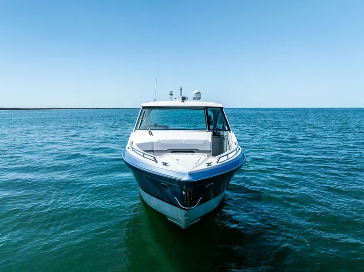 Motorboatin Yacht Photos Pics 2021 Formula 380SSX MOTORBOATIN