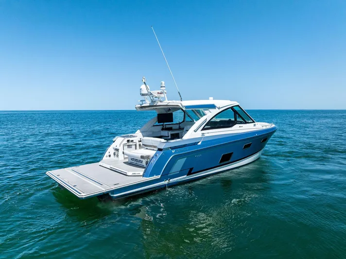 Motorboatin Yacht Photos Pics 2021 Formula 380SSX MOTORBOATIN